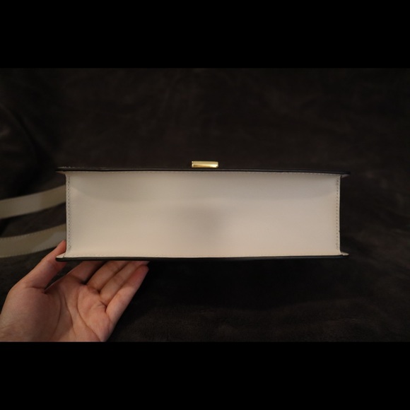 Gucci Sylvie White Small Shoulder Bag - Picture 13 of 16